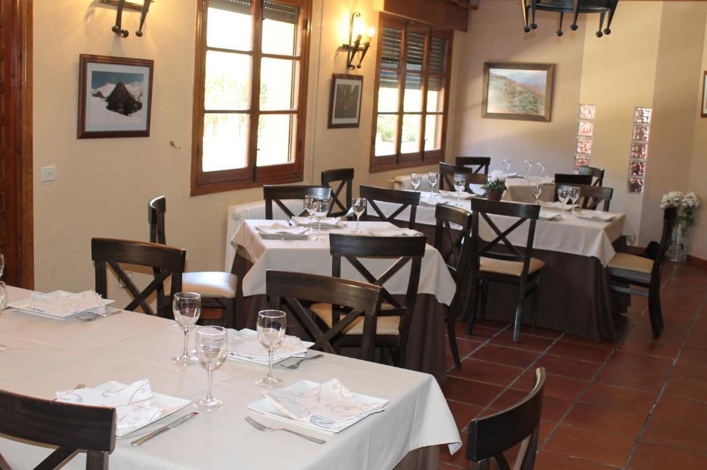 Hotel Valle Del Jerte Los Arenales Eksteriør bilde